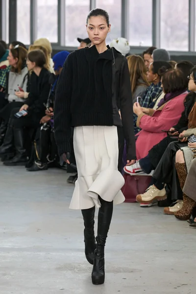 Look 18